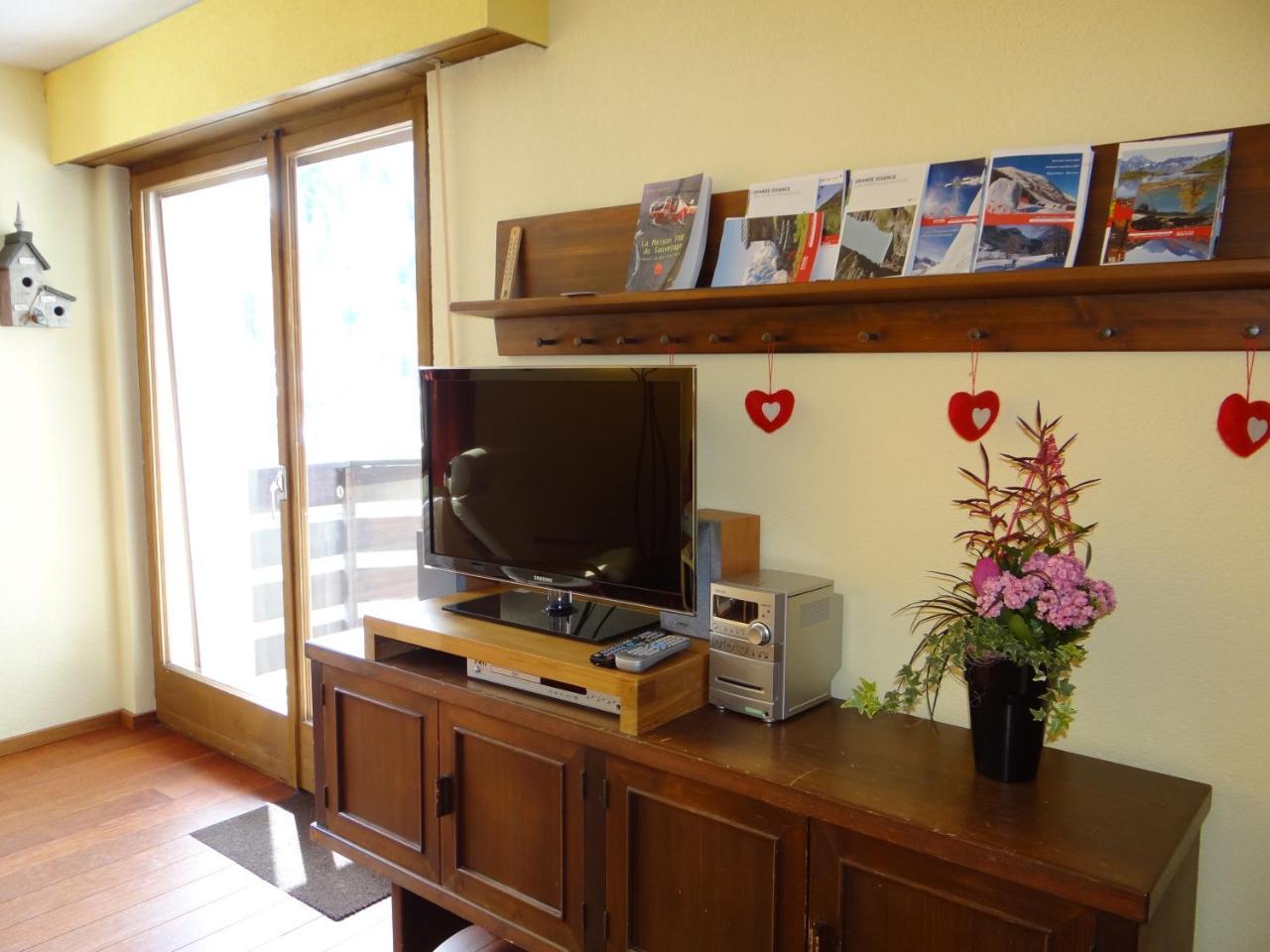 Arolles 303 Apartment อาโรลลา ภายนอก รูปภาพ