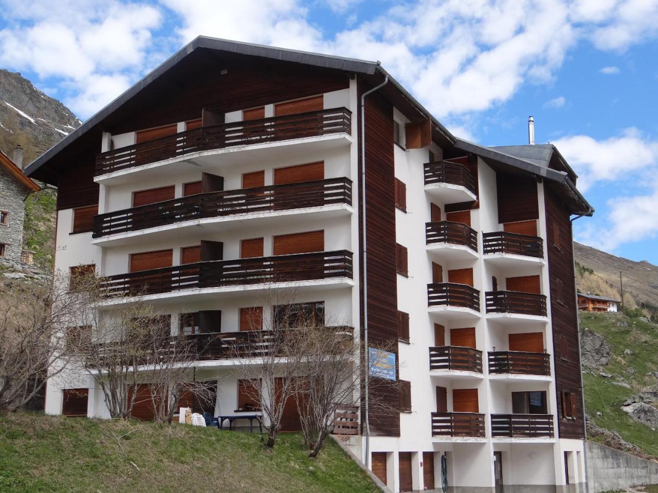 Arolles 303 Apartment อาโรลลา ภายนอก รูปภาพ